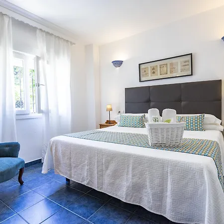 Elcano Hotel 2*