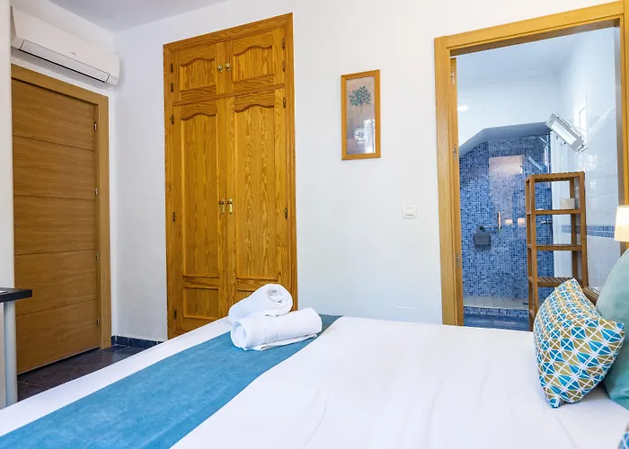 Elcano 2* مالقة