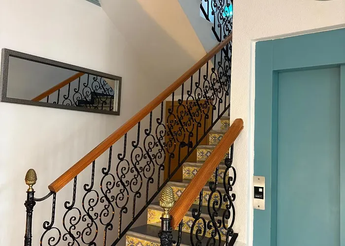 Elcano 2* مالقة