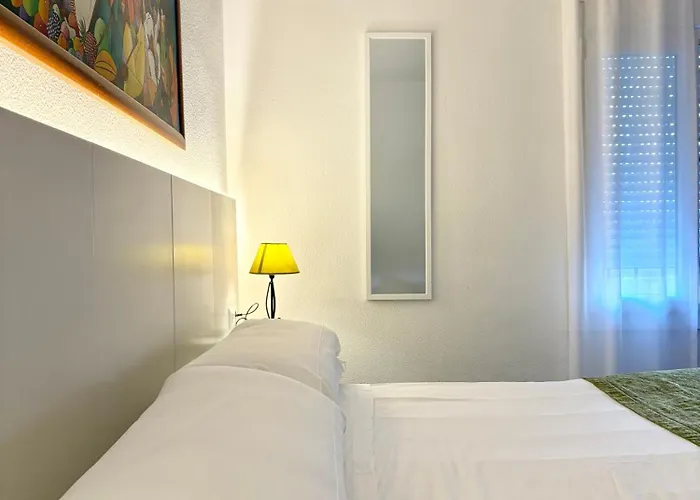 Elcano 2* مالقة