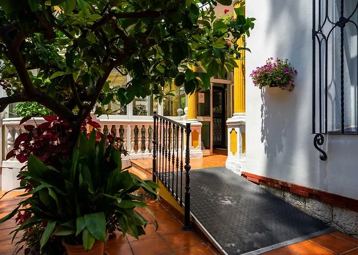 Elcano 2* مالقة