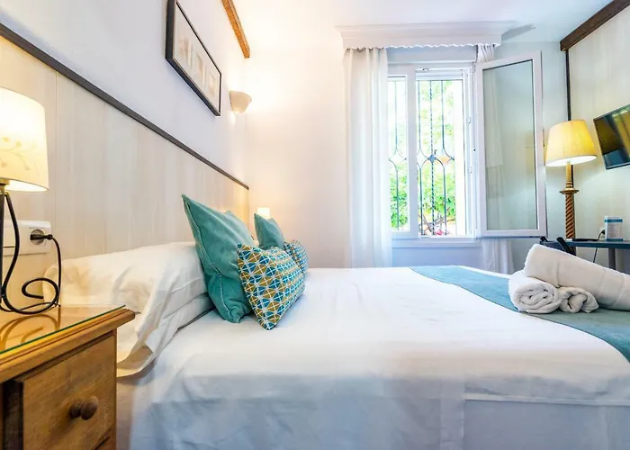 Elcano 2* مالقة