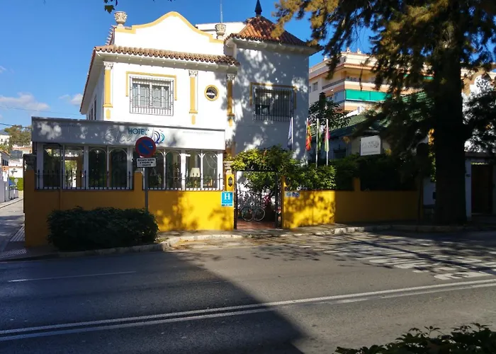 Отель Elcano 2*