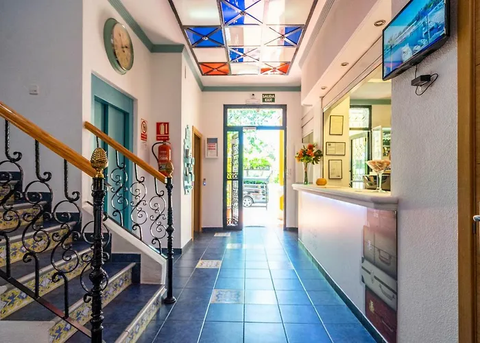 Elcano 2* Малага